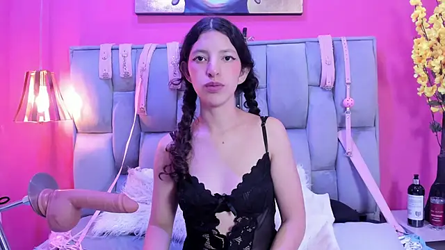 Namii__ live cam on StripChat
