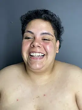 Hailey_Curvy webcam