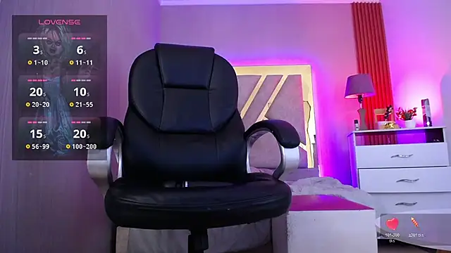 Tiffany_Valentiine webcam