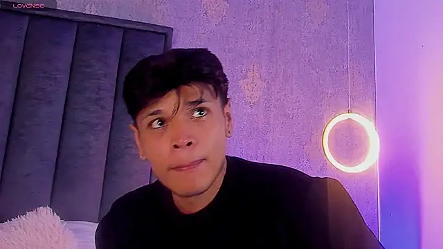 Alejandroo_Montenegro webcam