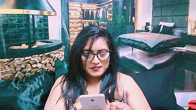 indiablackpanther - IndiaBlackPanther's free webcam - UK Sex Cams