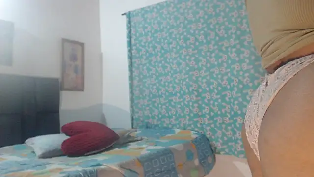 Doll_rihana live cam on StripChat