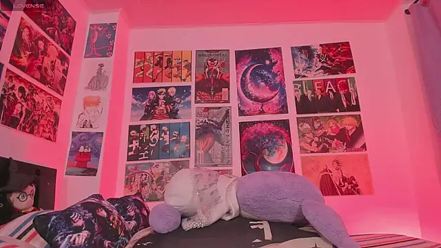MissCurvyTop webcam