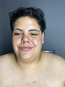 Hailey_Curvy webcam