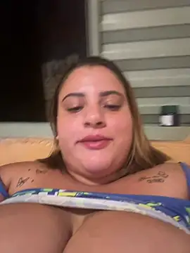 Starplusize live cam on StripChat