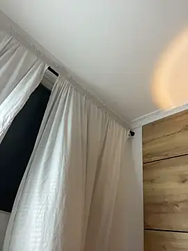 MiaBlonde1 live cam on StripChat