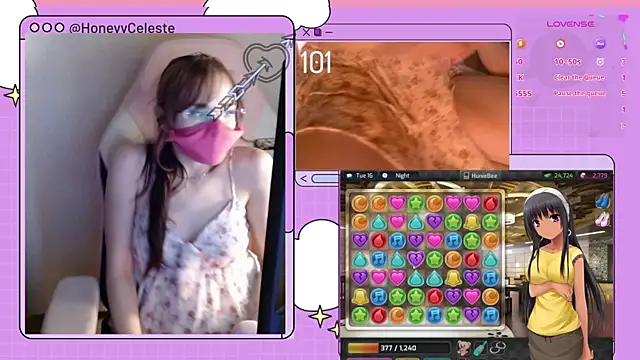 HoneyyCeleste live cam on StripChat