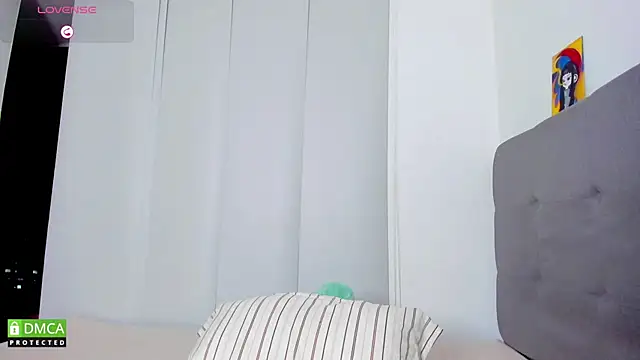 tessa__evans live cam on StripChat