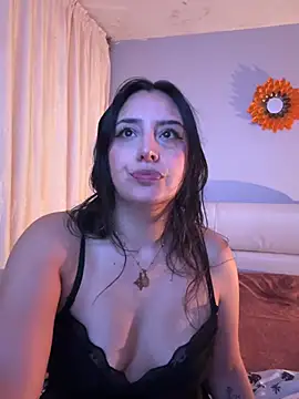 Freyja_soh live cam on StripChat
