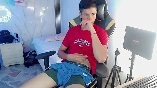 Ascii_one live cam on StripChat