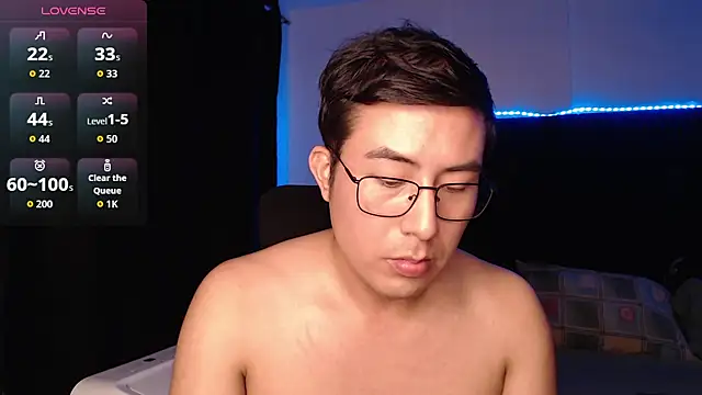 andrewmhilton_ live cam on StripChat