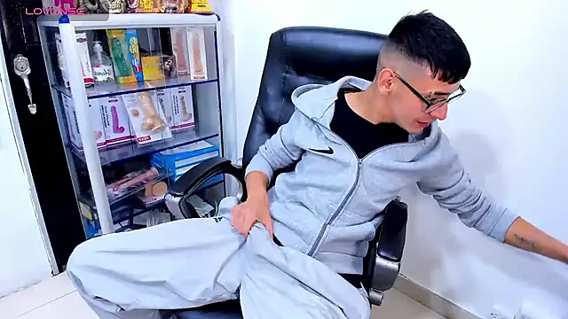 Alexx_bigcockk
