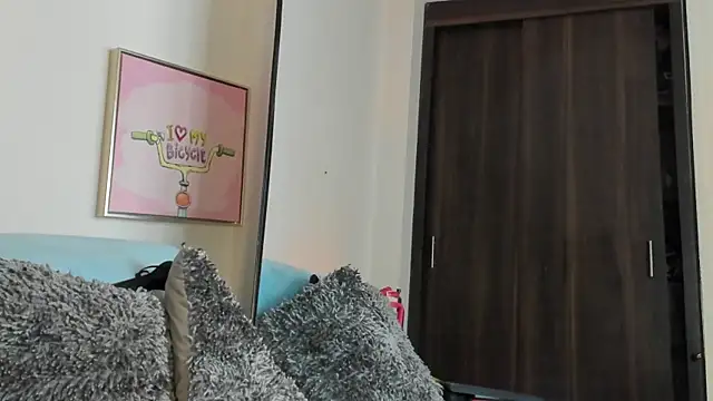 miaapril live cam on StripChat