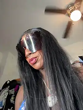 Motherbigbus live cam on StripChat
