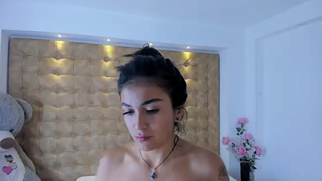 violet_giraldo webcam