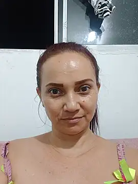 Amanda39 live cam on StripChat