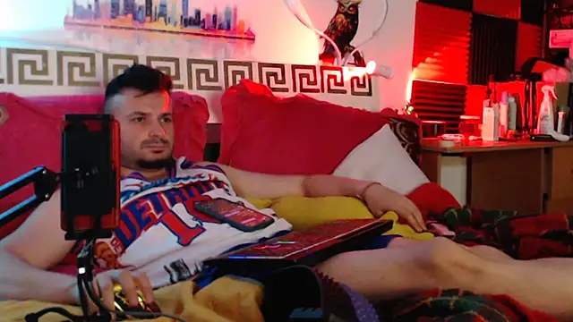 Hugec0ck007 live cam on StripChat