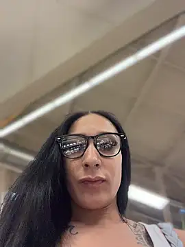 FerrariFrench live cam on StripChat
