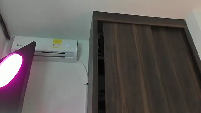 miaapril live cam on StripChat