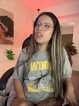 NINI__MOON__ webcam