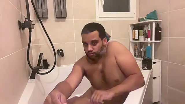 AbsolutMouuah webcam