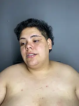 Hailey_Curvy webcam