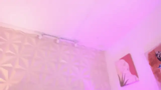 lea_walkerr webcam