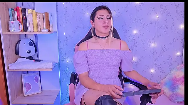 _Alexaavandercloude webcam