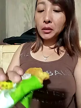 Angelina-Luxxy webcam