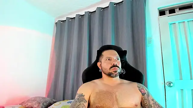 Pierre_Vidal live cam on StripChat