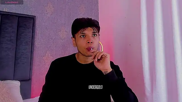 Alejandroo_Montenegro webcam