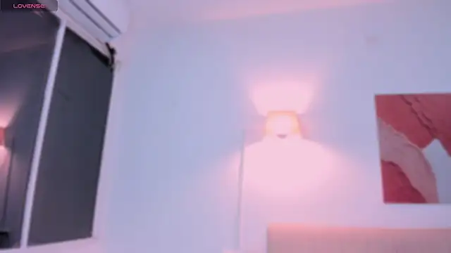 nyx_velvet webcam