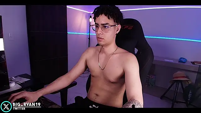 bigryann23 - Bigryann23's free webcam - UK Sex Cams