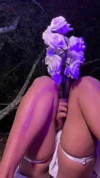 mariannella (F young) - Show under the skirt