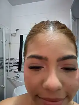 KellyOlsenbe webcam