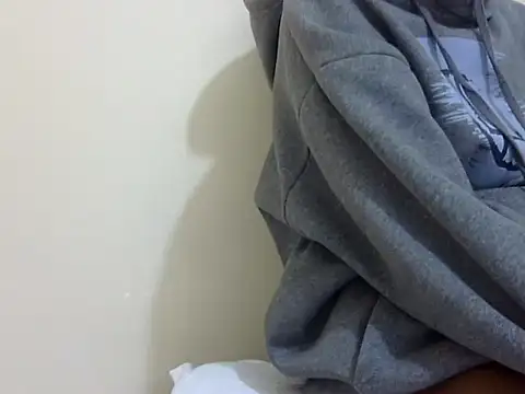 Azwo152333 live cam on StripChat