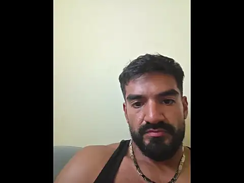 piggylatino live cam on StripChat
