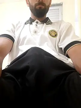 Luccareli10 live cam on StripChat