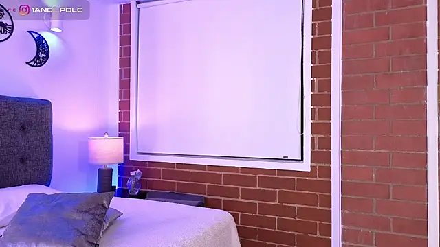 mandi4pole_ live cam on StripChat