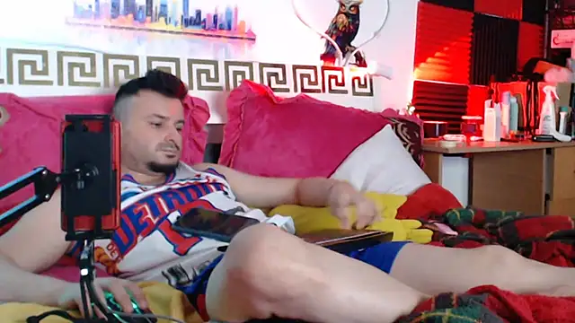 Hugec0ck007 live cam on StripChat