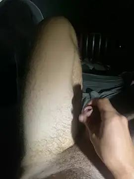 crustyyy1 live cam on StripChat