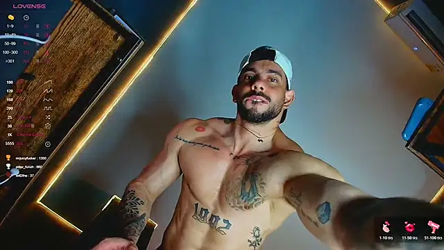 massimo_visconti live cam on StripChat