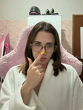 Irresistible37 webcam