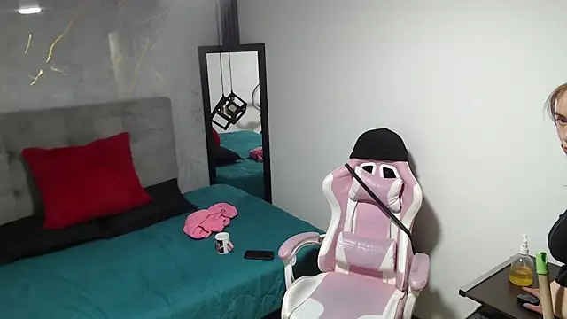 JessiDovee webcam