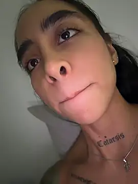 sophierooy22 (F young) - suck feet