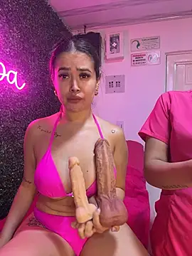 sara_fun (F young) - MASSEUSE NAKED OIL