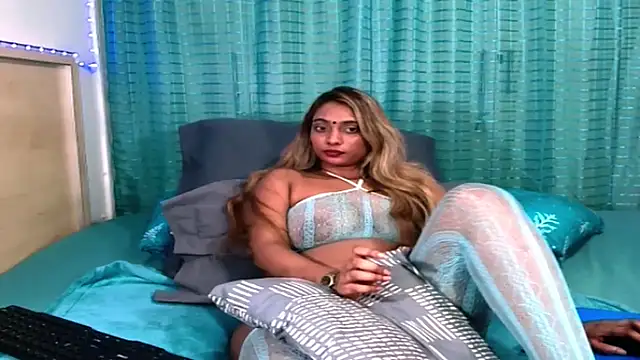 sexyindianchic live cam on StripChat