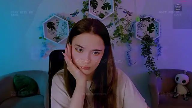 liana_kisses webcam
