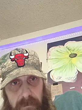 LoadedInstance4 live cam on StripChat