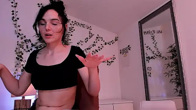mira0_0 - Mira0_0's free webcam - UK Sex Cams